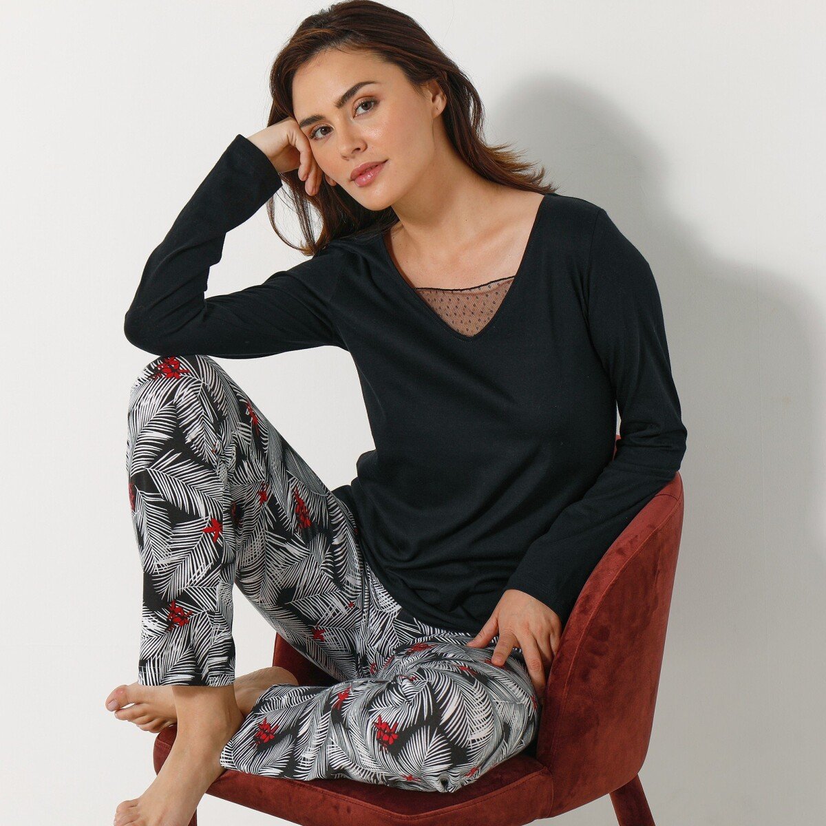 Bavlnené pyžamo s potlačou a vyšívanou sieťovinou čierna 34 36